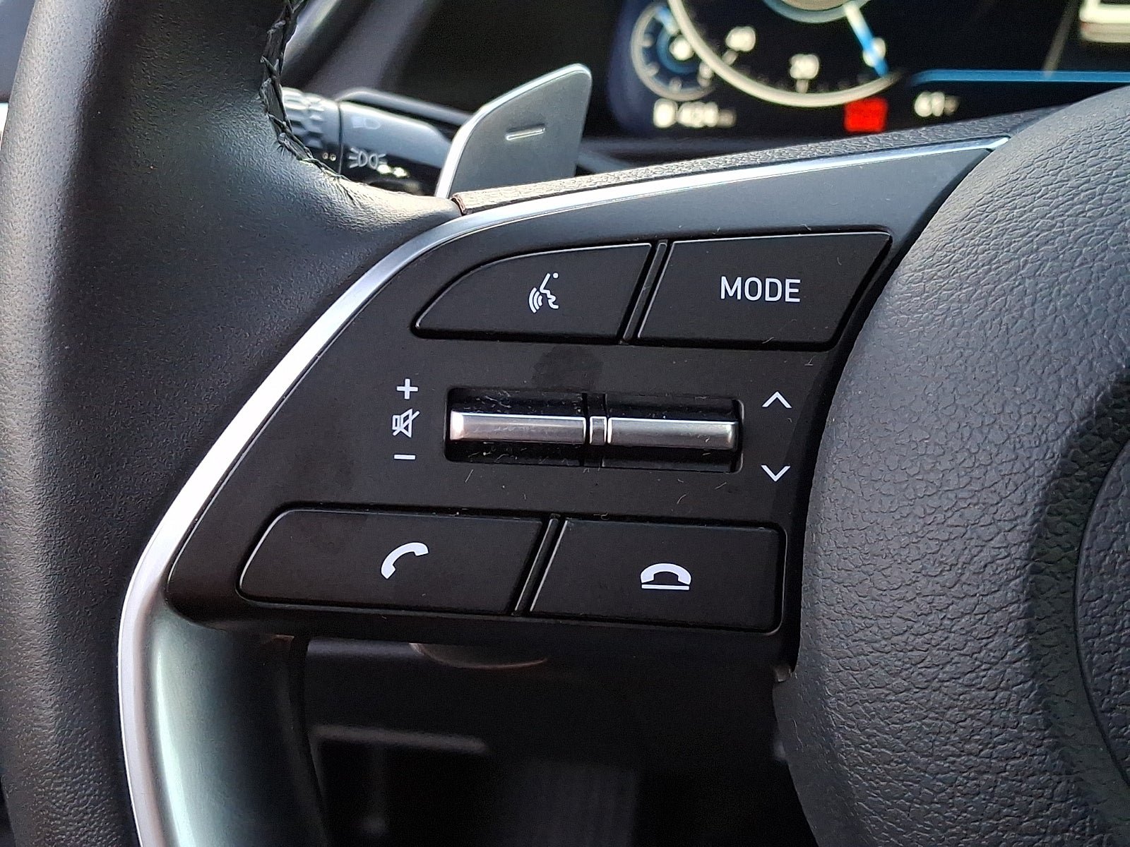 Used 2023 Hyundai Sonata Limited w/ Preferred Accessory Package FWD image 25