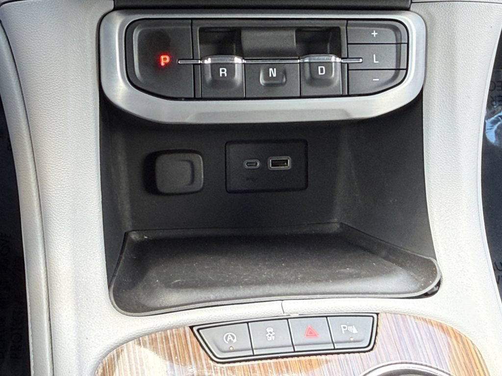 Used 2022 GMC Acadia SLE FWD image 16