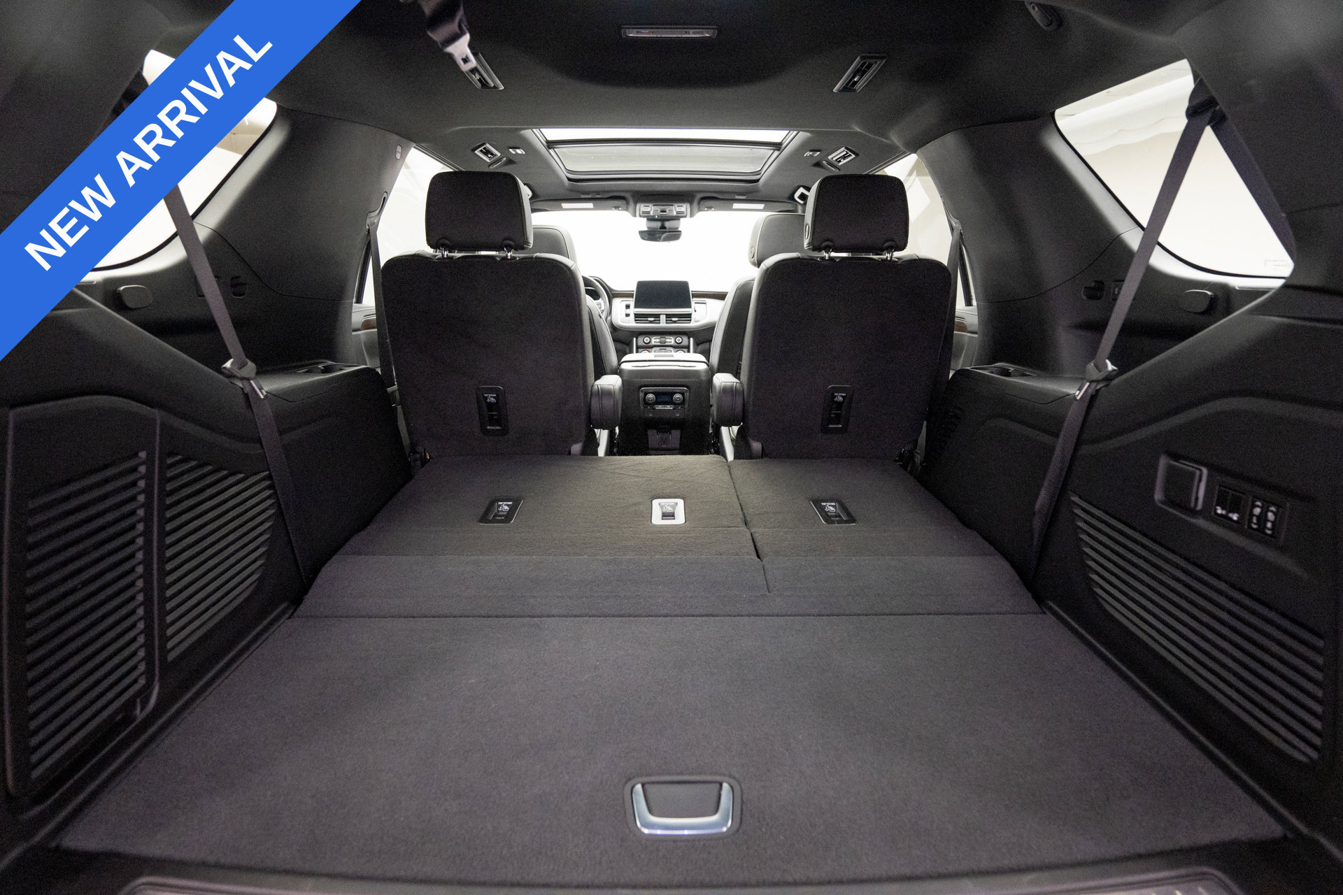 Used 2023 Chevrolet Tahoe Premier AWD/4WD image 33