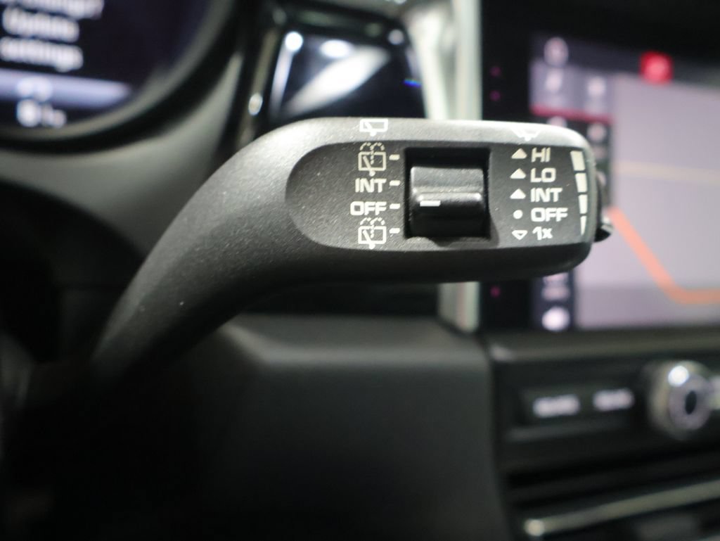 Used 2019 Porsche Macan AWD/4WD image 36