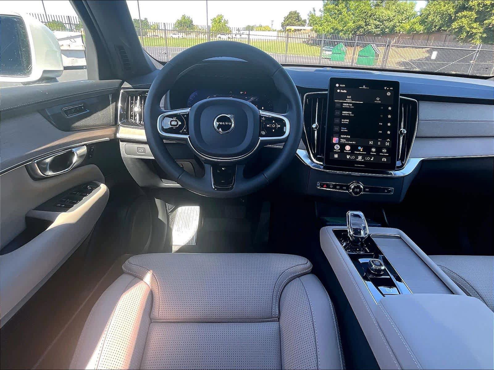 New 2026 Volvo XC90 B6 Ultra w/ Protection Package AWD/4WD image 15