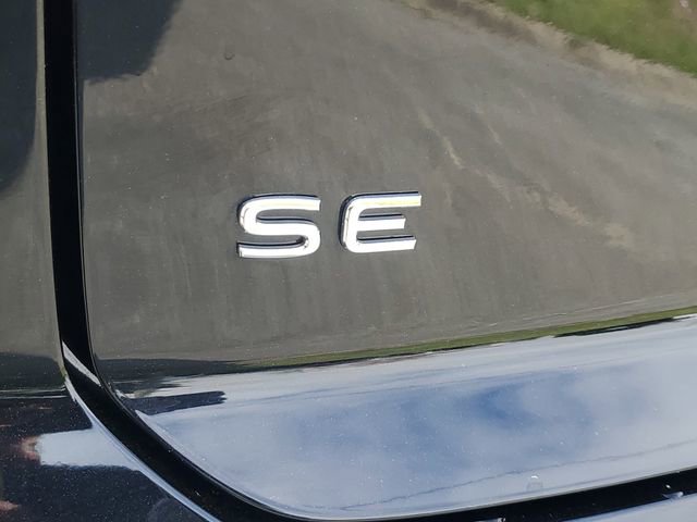 Certified 2025 Volkswagen Atlas Cross Sport SE w/ Panoramic Sunroof Package image 7