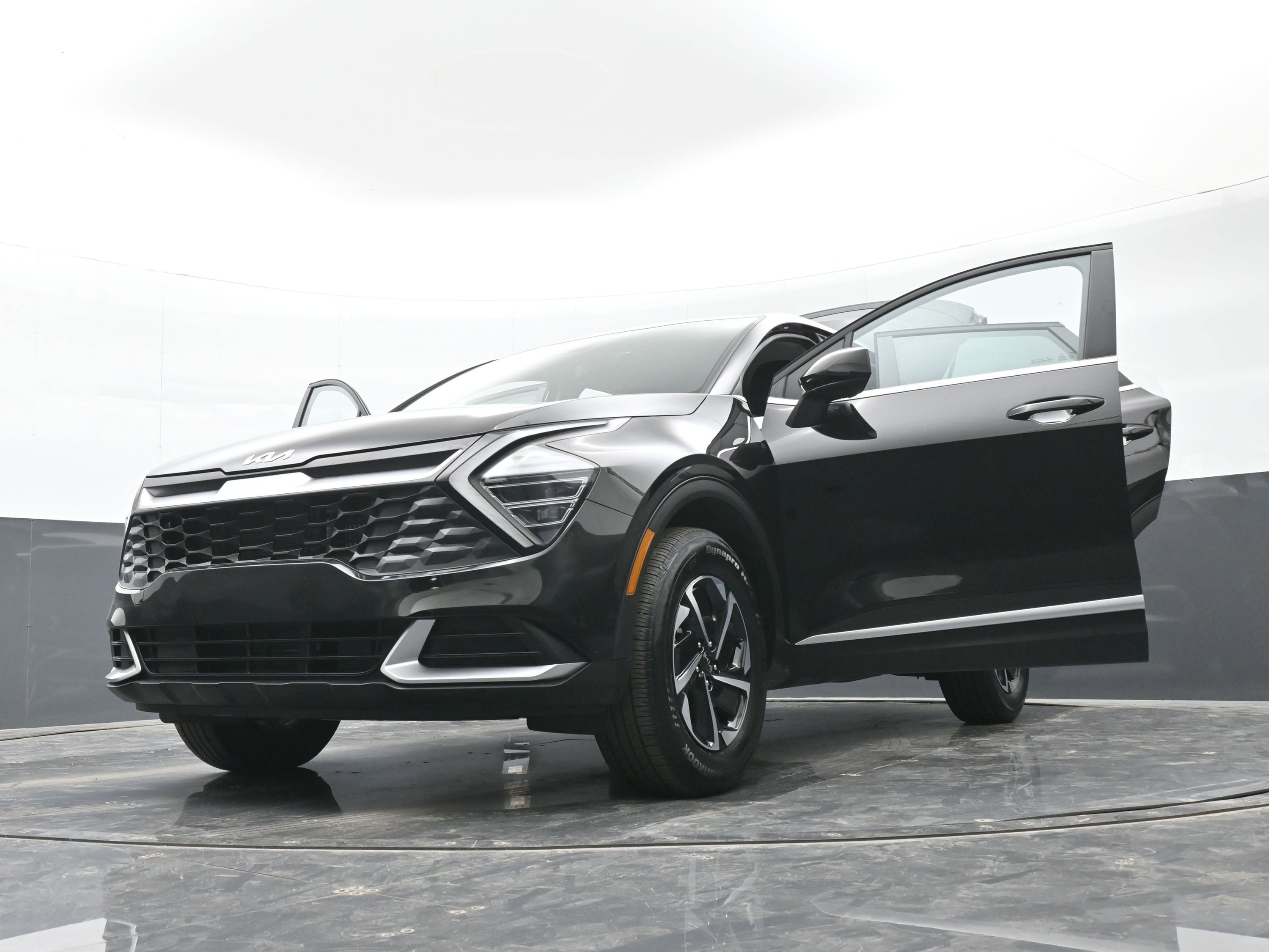 Used 2025 Kia Sportage LX image 42