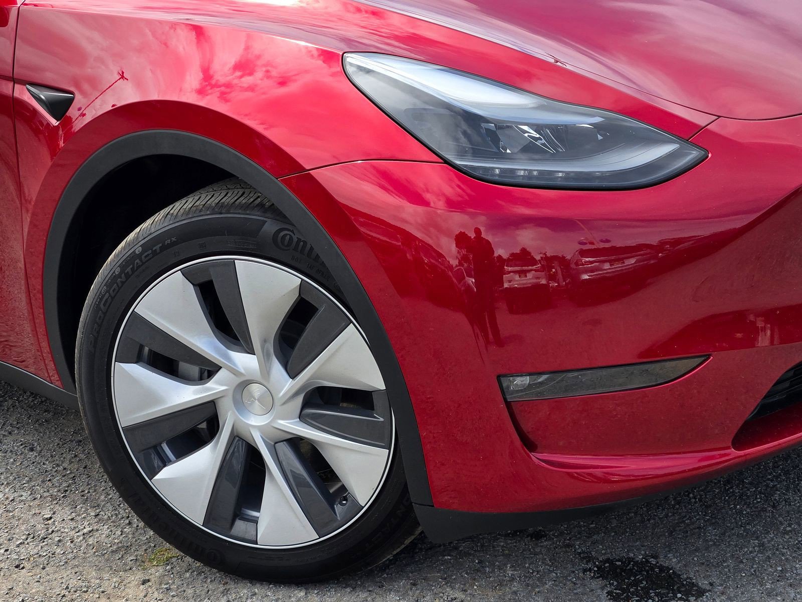 Used 2024 Tesla Model Y Long Range AWD/4WD image 9