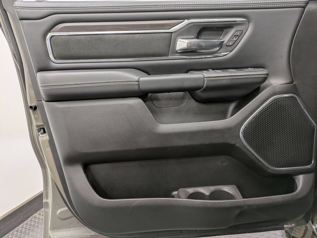 Used 2026 RAM 1500 Laramie AWD/4WD image 9