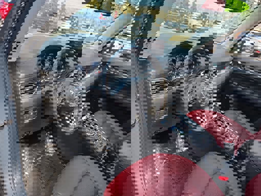 Used 2025 MAZDA CX-5 Carbon Edition image 12