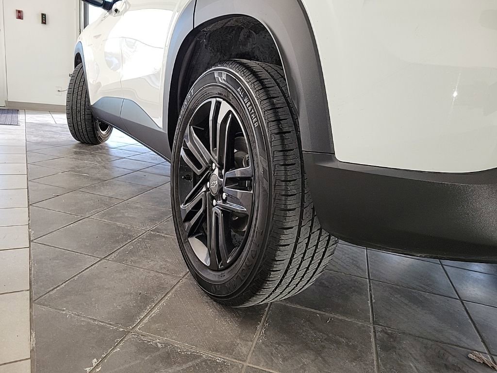 Used 2024 Chevrolet Trax ACTIV w/ Sunroof Package image 23