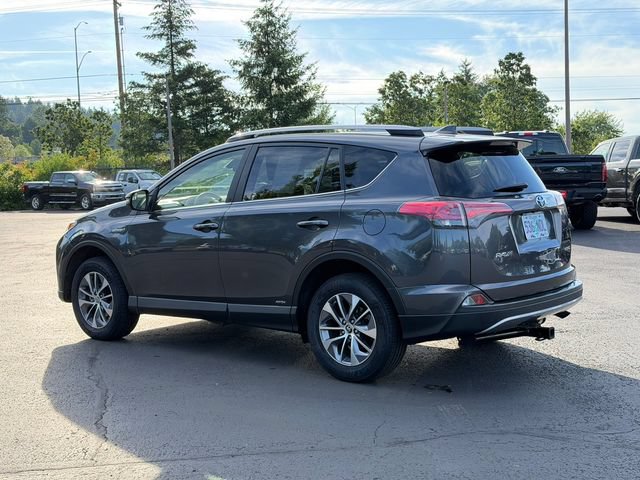 Used 2018 Toyota RAV4 LE AWD/4WD image 5