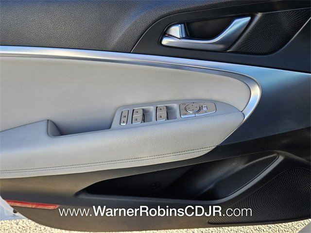 Used 2023 Genesis G70 2.0T image 31