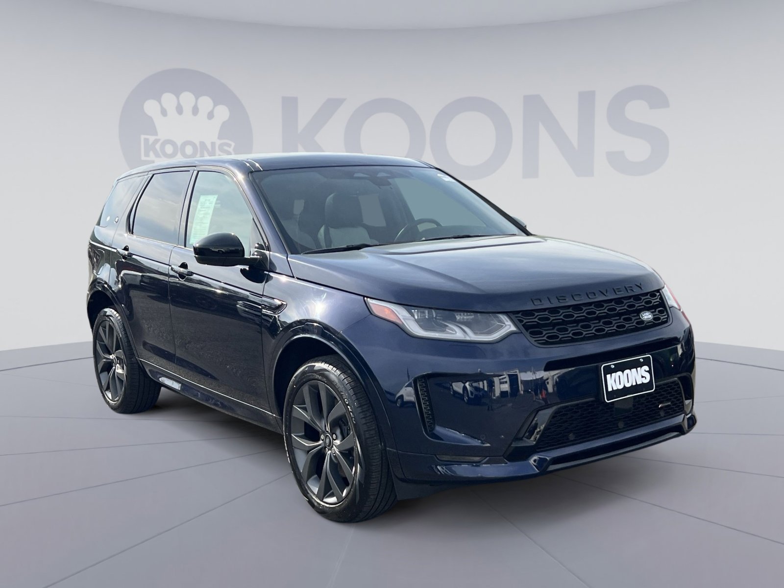 Used 2023 Land Rover Discovery Sport SE R-Dynamic image 2
