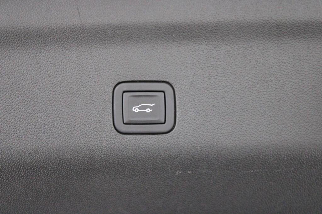 Used 2024 Chevrolet Tahoe Premier image 16