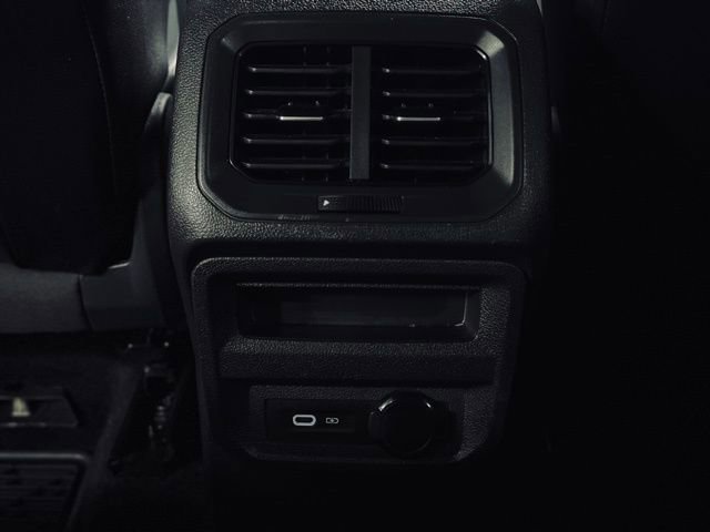 Used 2022 Volkswagen Tiguan SE R-Line image 23