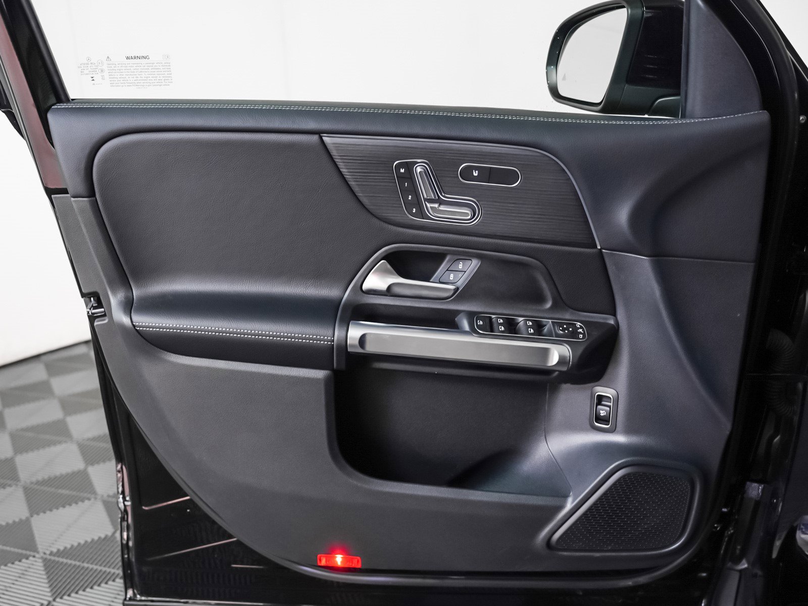 New 2025 Mercedes-Benz GLB 250 4MATIC image 21