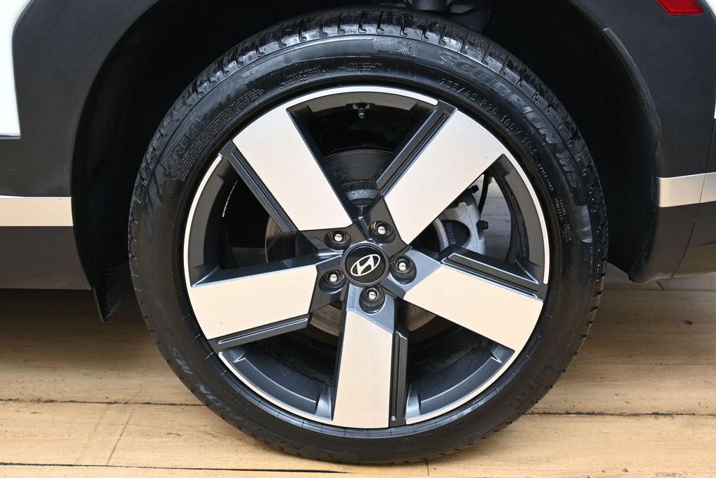 Used 2024 Hyundai Santa Fe Limited FWD image 13