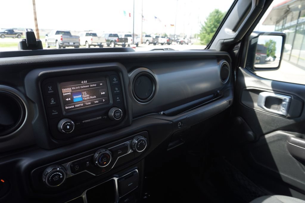 Used 2021 Jeep Gladiator Sport AWD/4WD image 20