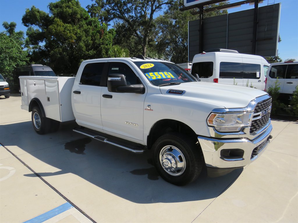 Used 2024 RAM 3500 Big Horn AWD/4WD image 22