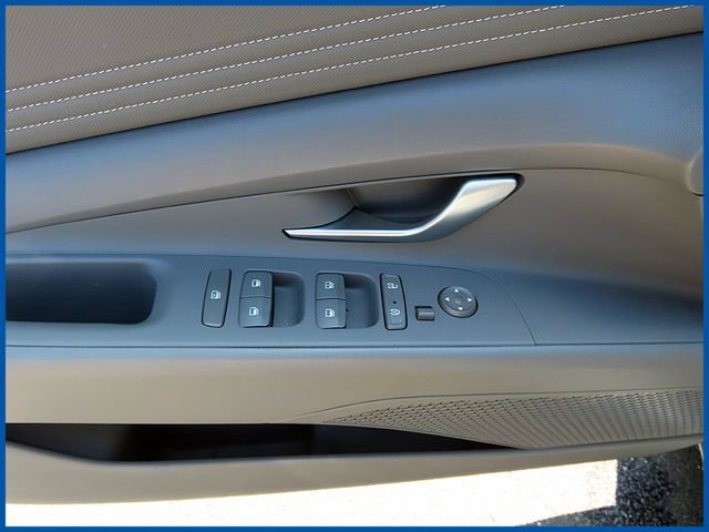 Used 2022 Hyundai Elantra SEL w/ Convenience Package FWD image 12
