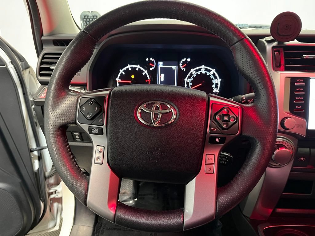Used 2020 Toyota 4Runner SR5 Premium w/ Moonroof Package AWD/4WD image 6