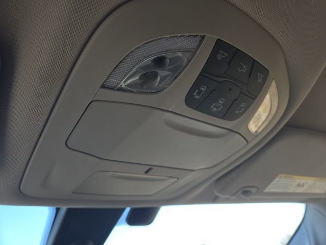 Used 2020 Chrysler Pacifica Touring w/ Cold Weather Group image 16