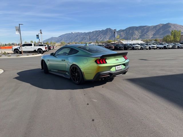 Used 2025 Ford Mustang GT Premium w/ GT Performance Package RWD image 3