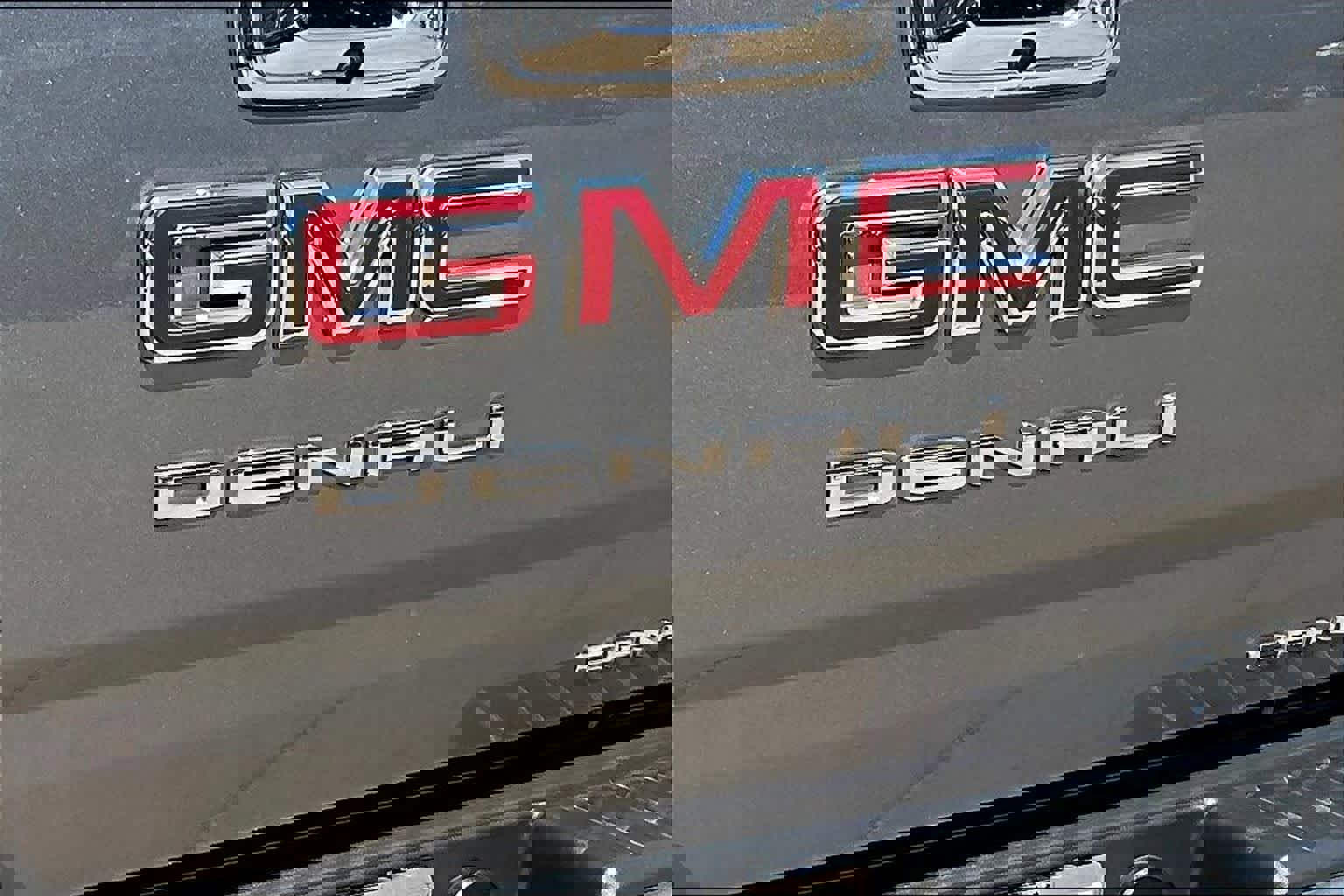 Used 2021 GMC Canyon Denali image 10