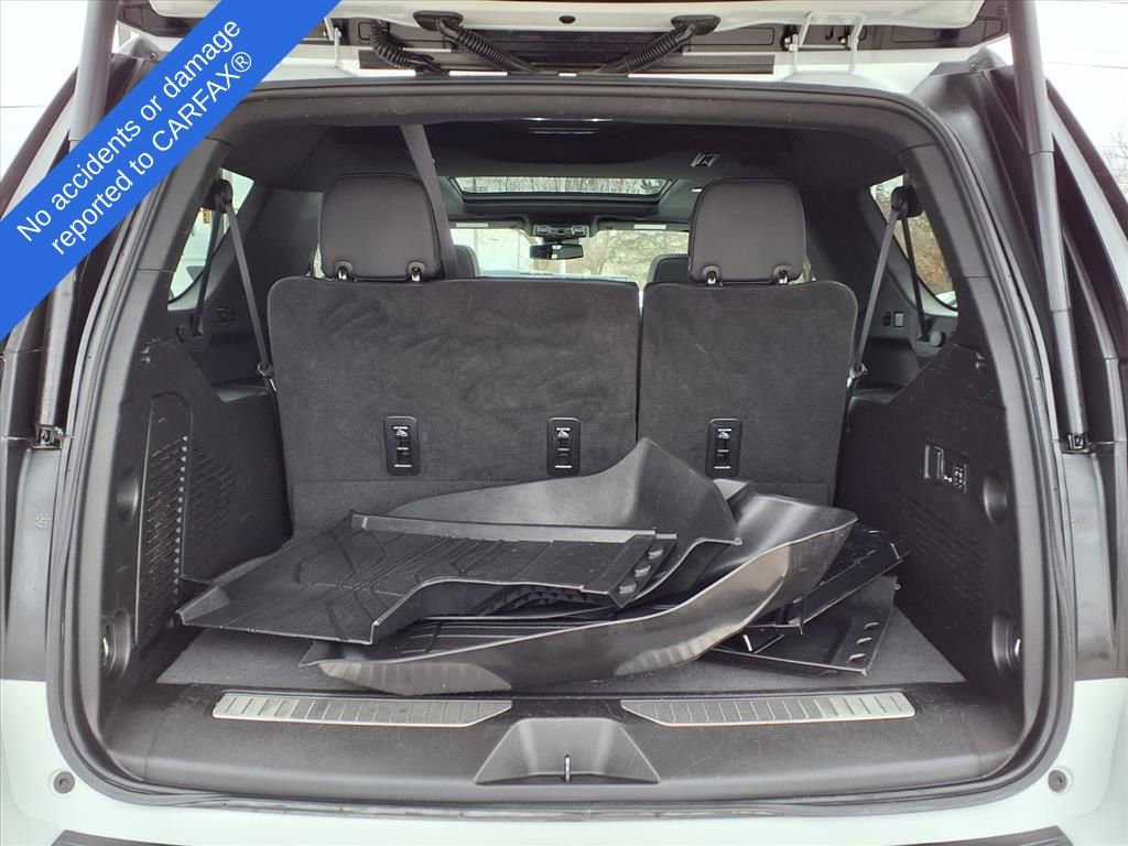 Used 2023 Chevrolet Suburban RST w/ Luxury Package image 11