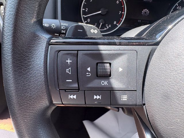 Used 2023 Nissan Rogue SV AWD/4WD image 18