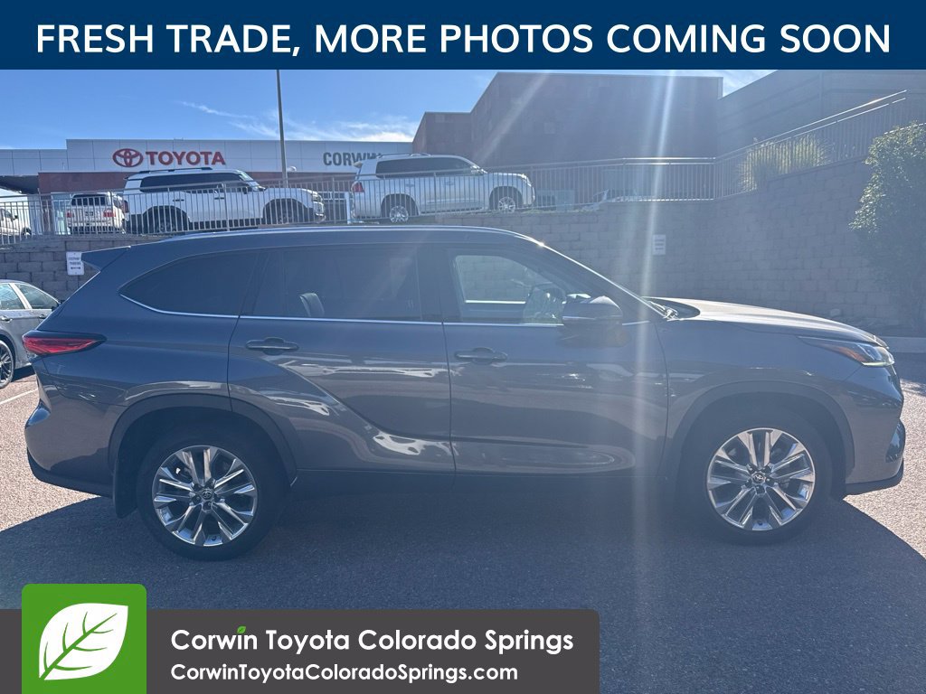 Used 2023 Toyota Highlander Limited AWD/4WD image 5