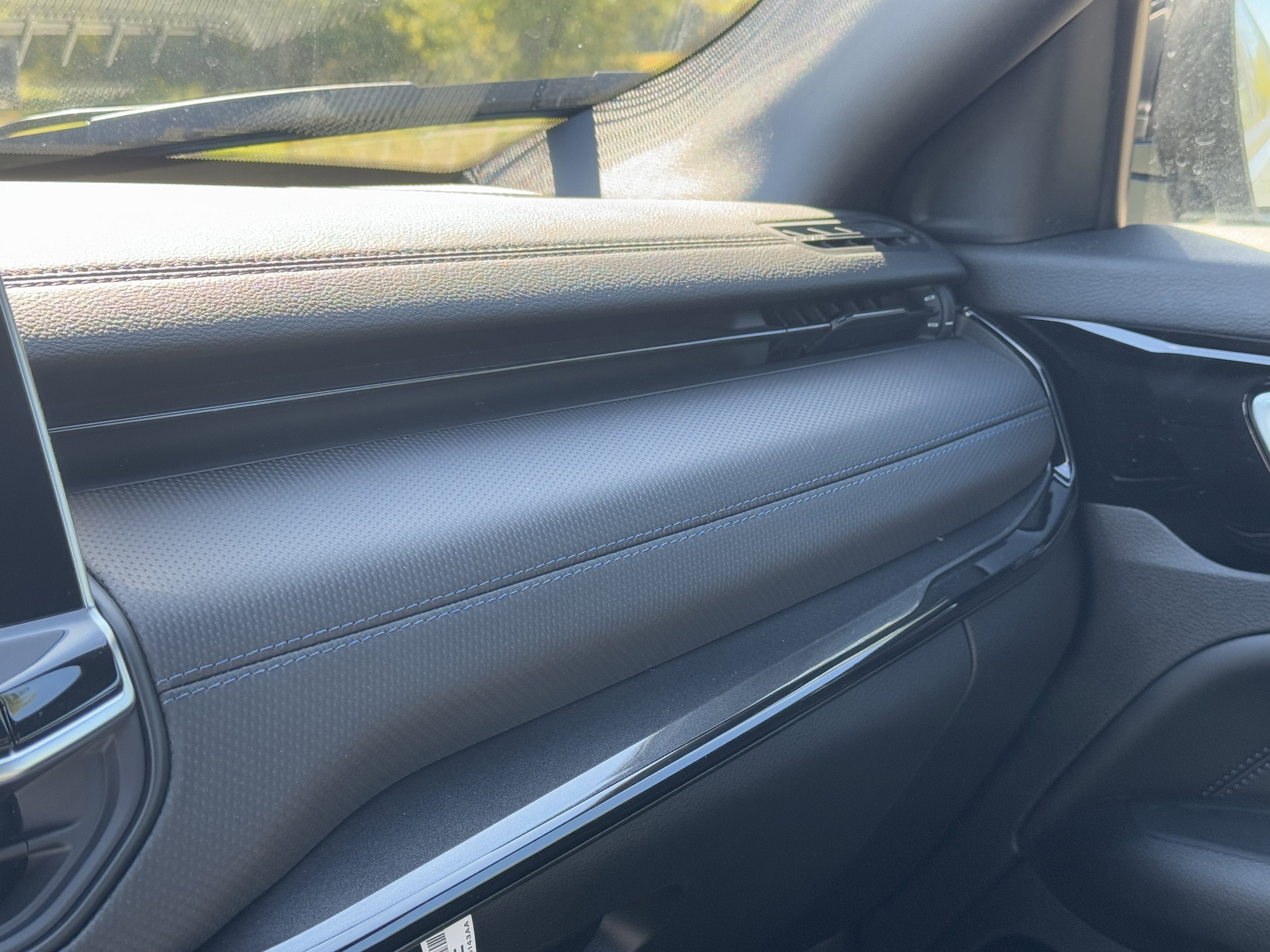 New 2026 Jeep Compass Limited image 18