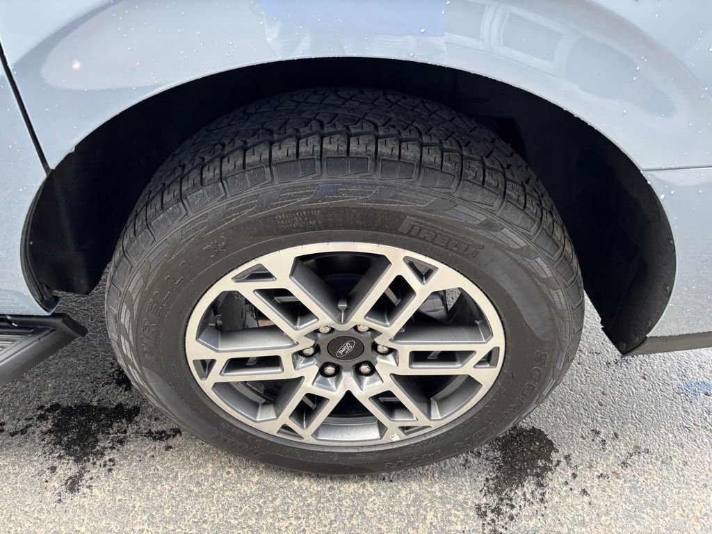 Used 2025 Ford Expedition Max Active AWD/4WD image 7