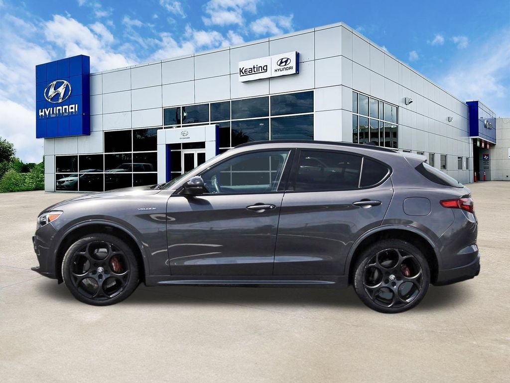 Used 2023 Alfa Romeo Stelvio Veloce AWD/4WD image 8