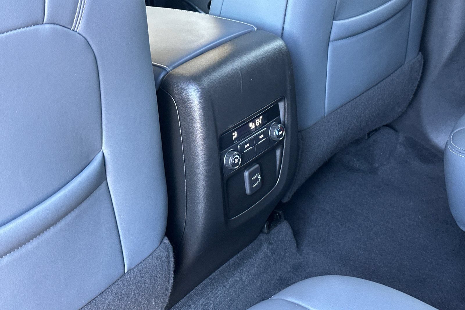 Used 2023 Buick Enclave Essence FWD image 15