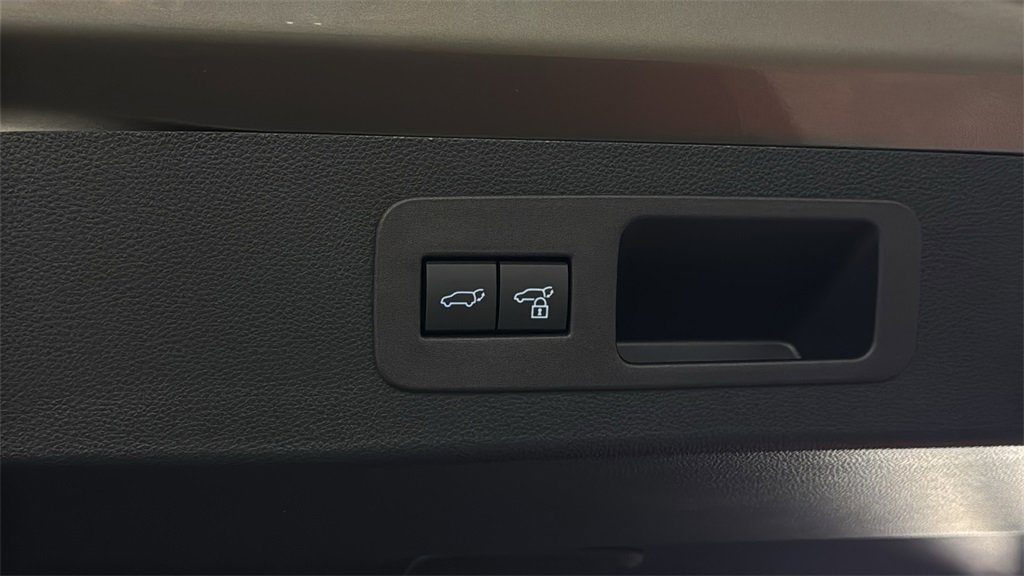 New 2025 Lexus LX 600 4WD w/ Luxury Package image 10