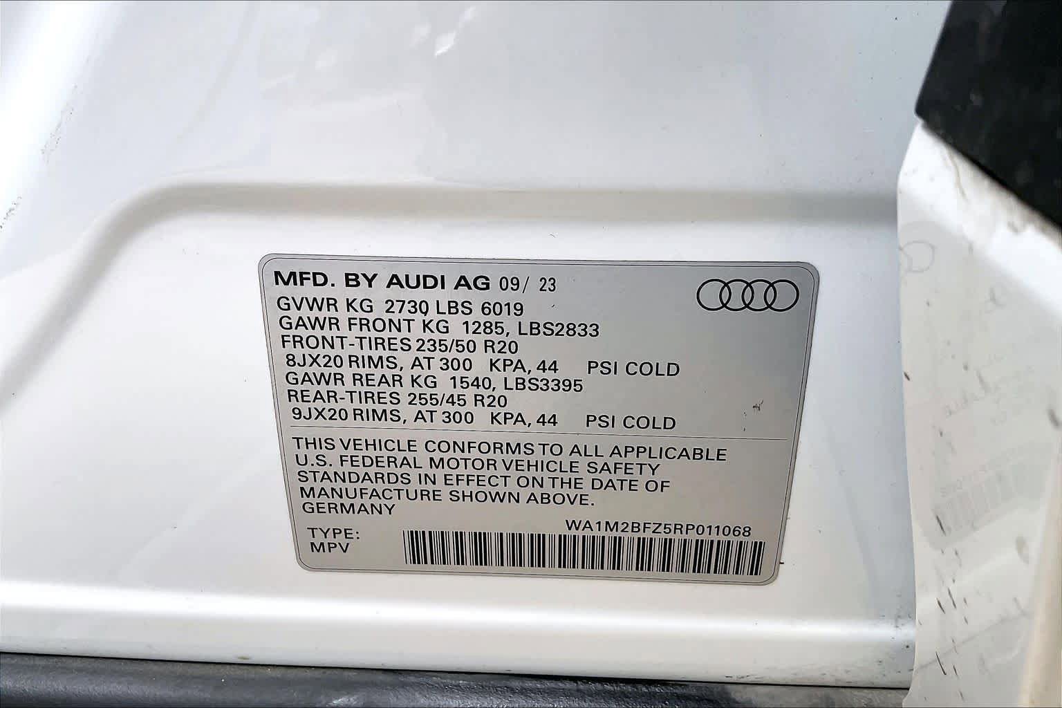 Used 2024 Audi Q4 e-tron Prestige AWD/4WD image 35