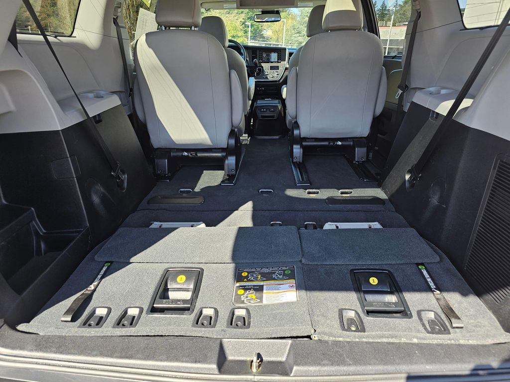 Used 2019 Toyota Sienna Limited Premium image 16