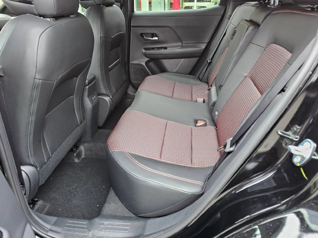 New 2027 Nissan Kicks SR AWD/4WD image 12