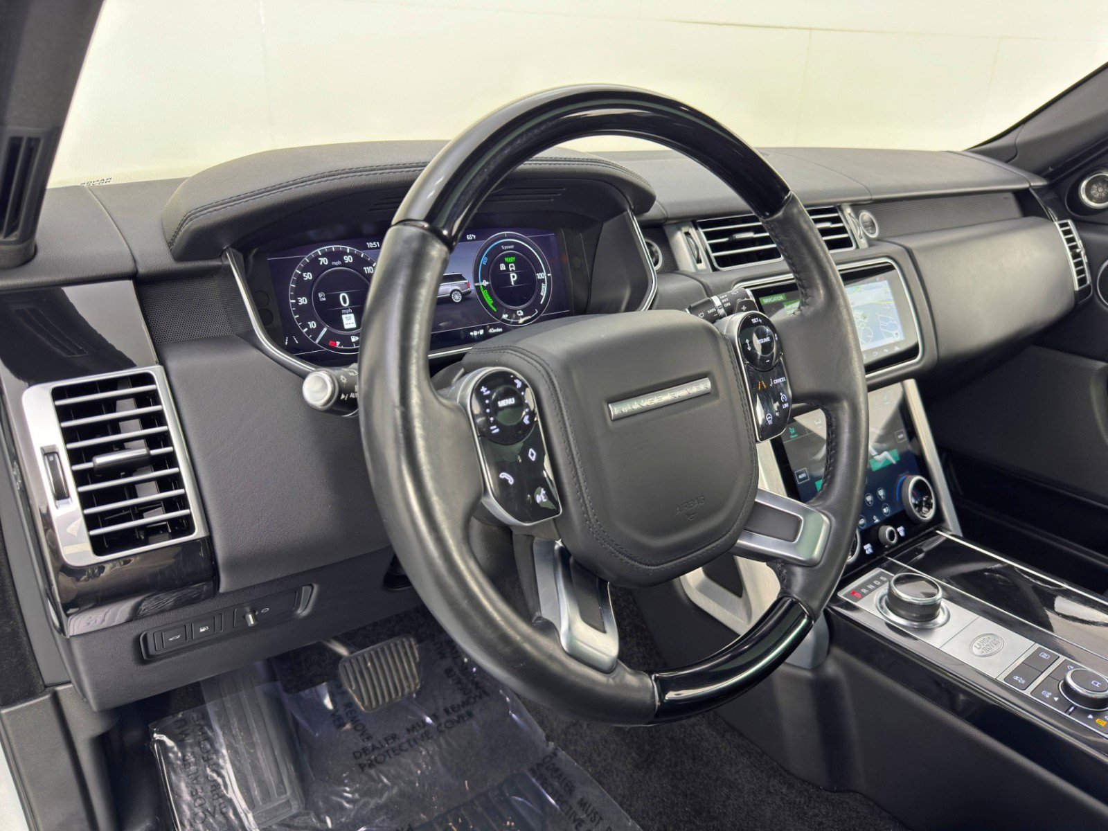 Used 2020 Land Rover Range Rover HSE image 14