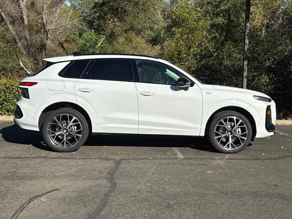 New 2026 Audi Q3 quattro 2.0T AWD/4WD image 4