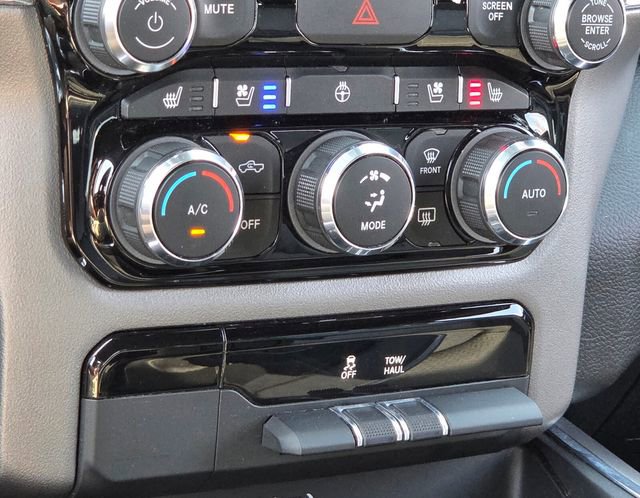 Used 2024 RAM 1500 Laramie image 25