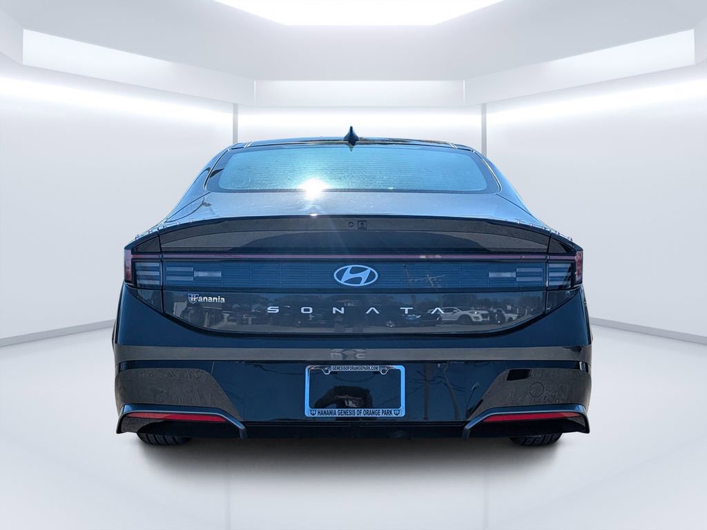 Used 2025 Hyundai Elantra Sport image 5