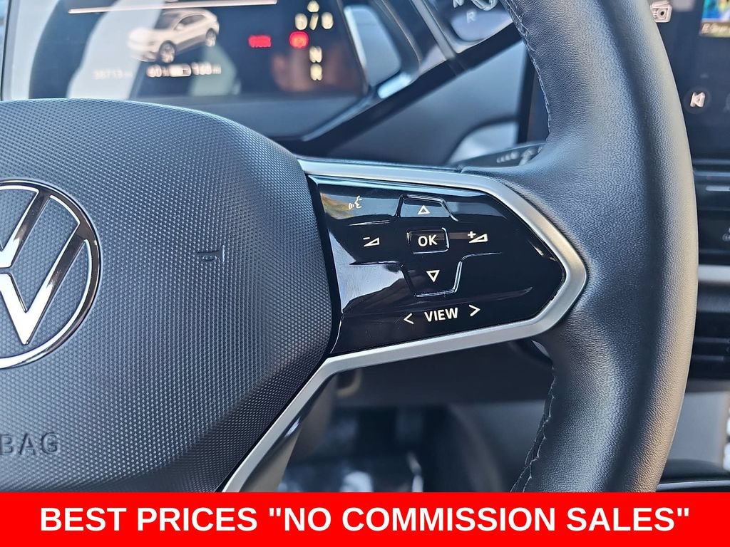 Used 2023 Volkswagen ID.4 Pro AWD/4WD image 17