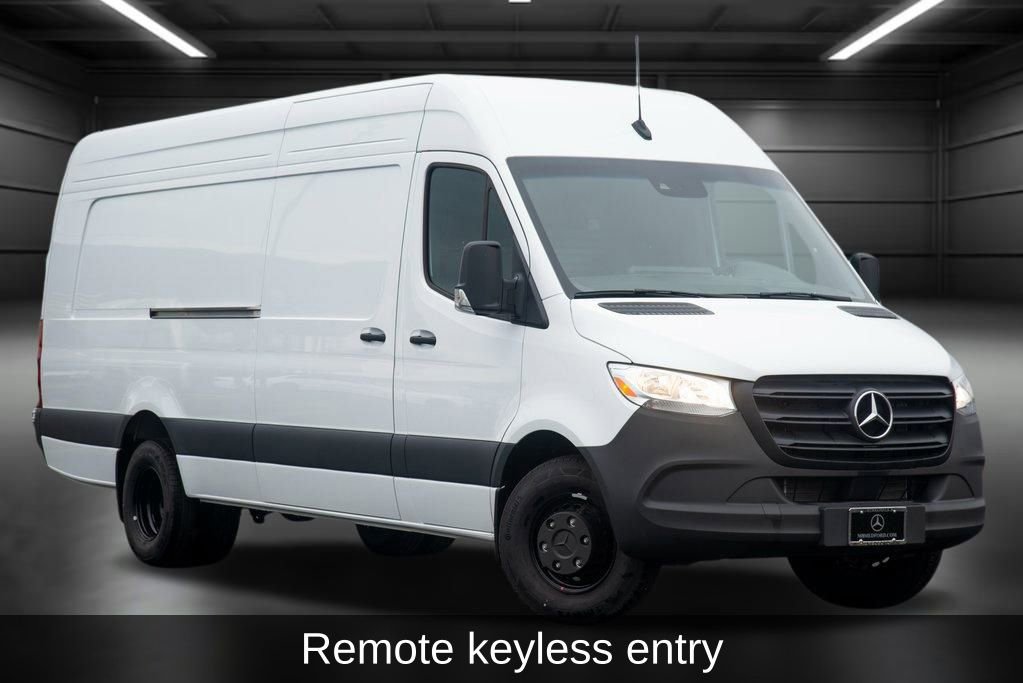 Used 2024 Mercedes-Benz Sprinter 3500 image 3