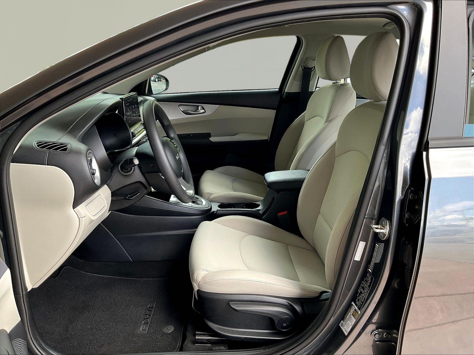 Used 2023 Kia Forte LXS FWD image 19