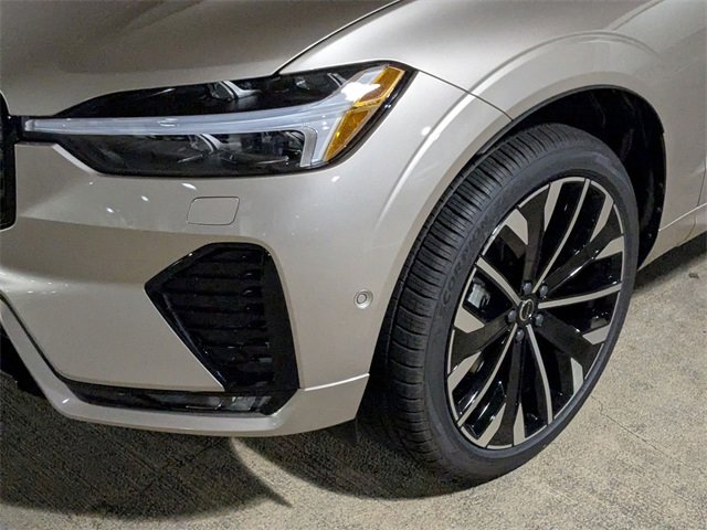New 2026 Volvo XC60 B5 Ultra w/ Protection Package Premier image 9