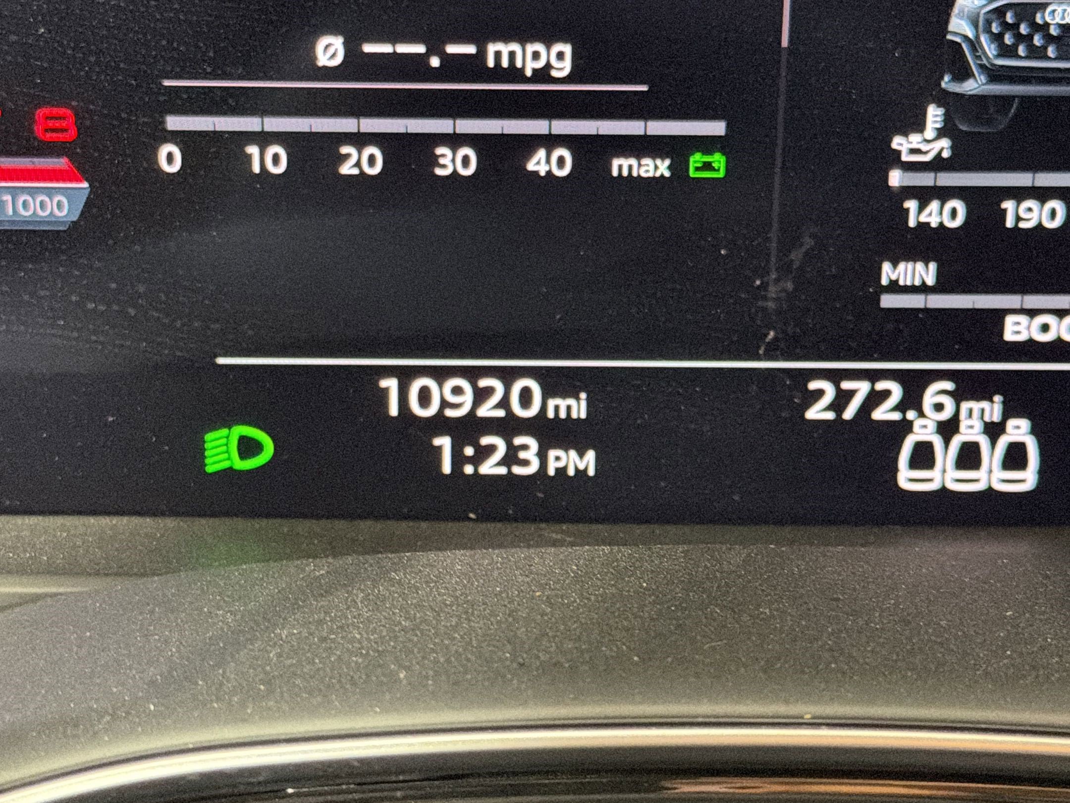Used 2025 Audi SQ8 Prestige AWD/4WD image 30