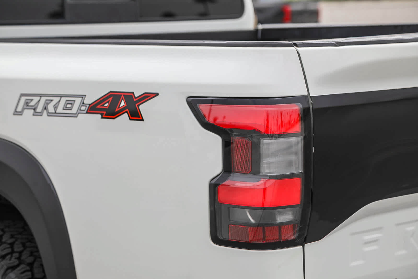 Used 2022 Nissan Frontier PRO-4X w/ Pro-4X Premium Package AWD/4WD image 9