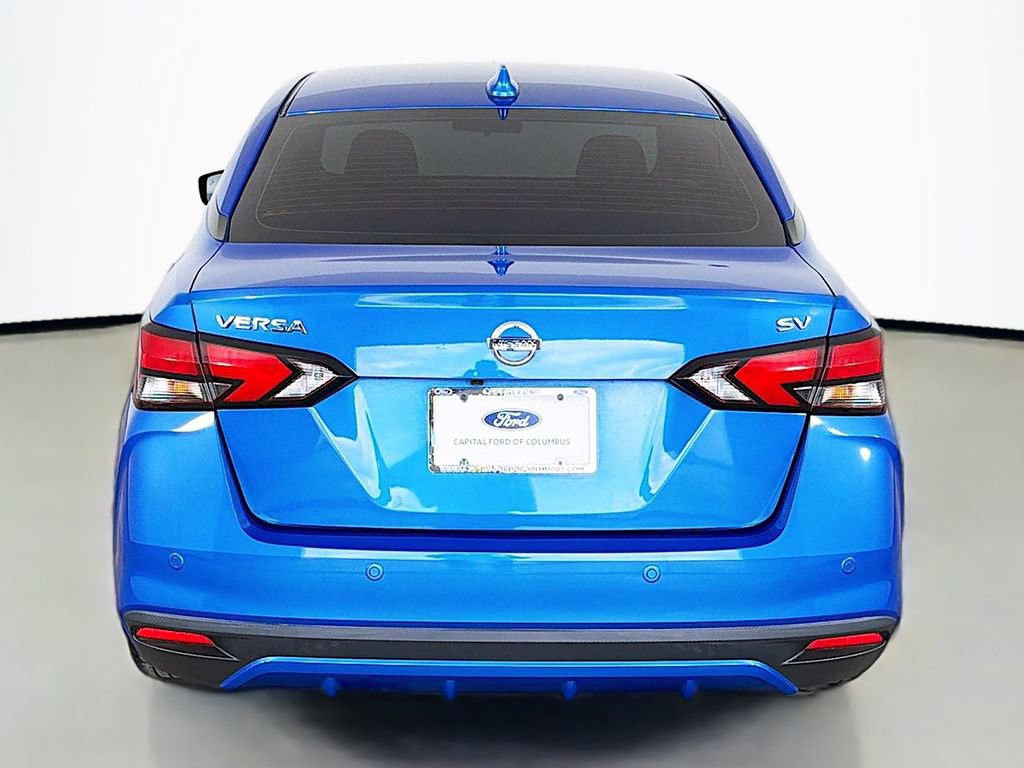 Used 2021 Nissan Versa SV FWD image 11