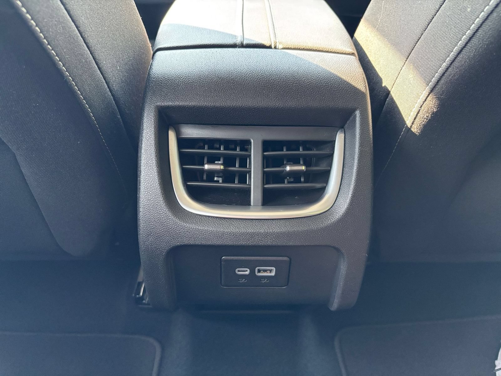 Used 2025 Chevrolet Blazer LT FWD image 19