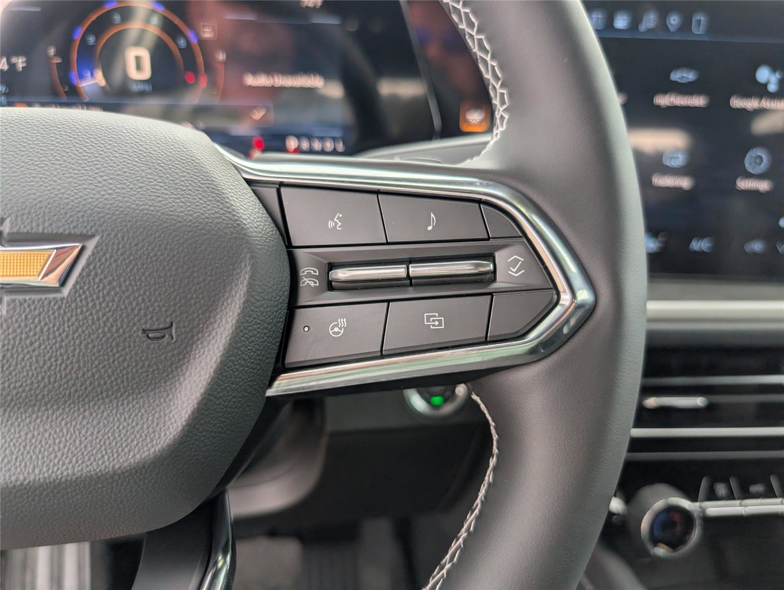 New 2026 Chevrolet Traverse LT w/ Sun and Wheel Package image 11