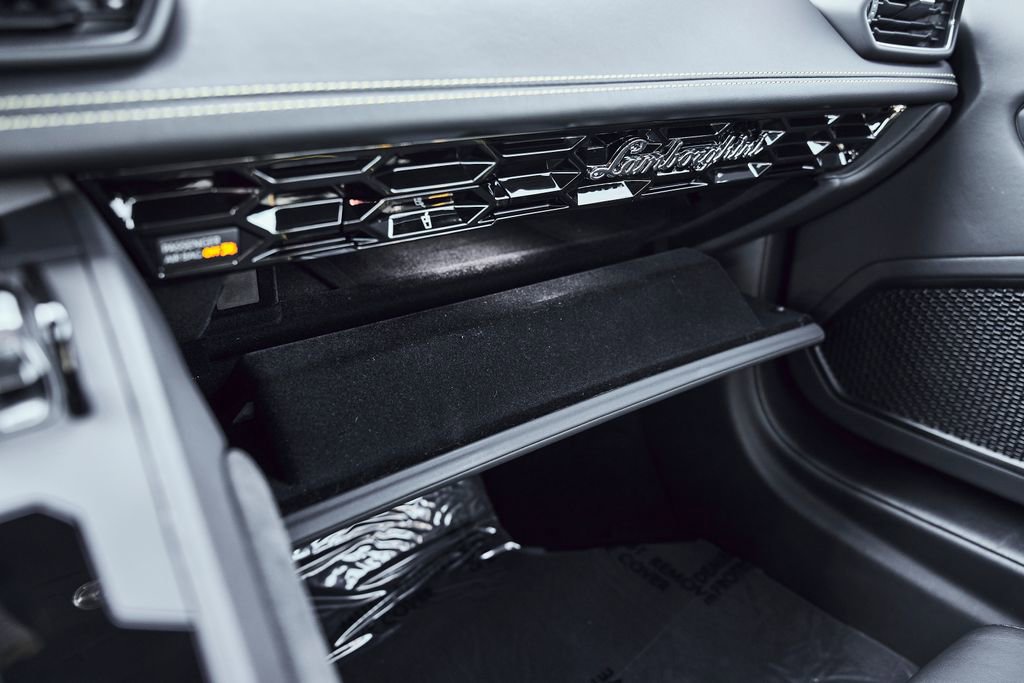 Used 2021 Lamborghini Huracan EVO image 70
